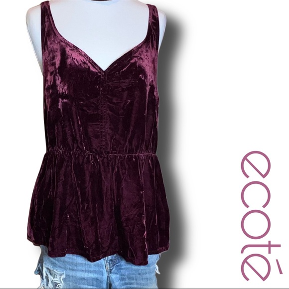 Ecote Tops - Ecoté Urban Outfitters Crushed Velvet Racerback Tank